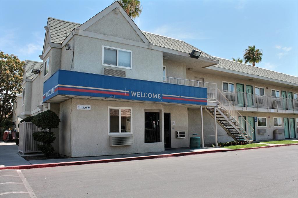 Hotel 6-bakersfield, Ca - East Bakersfield