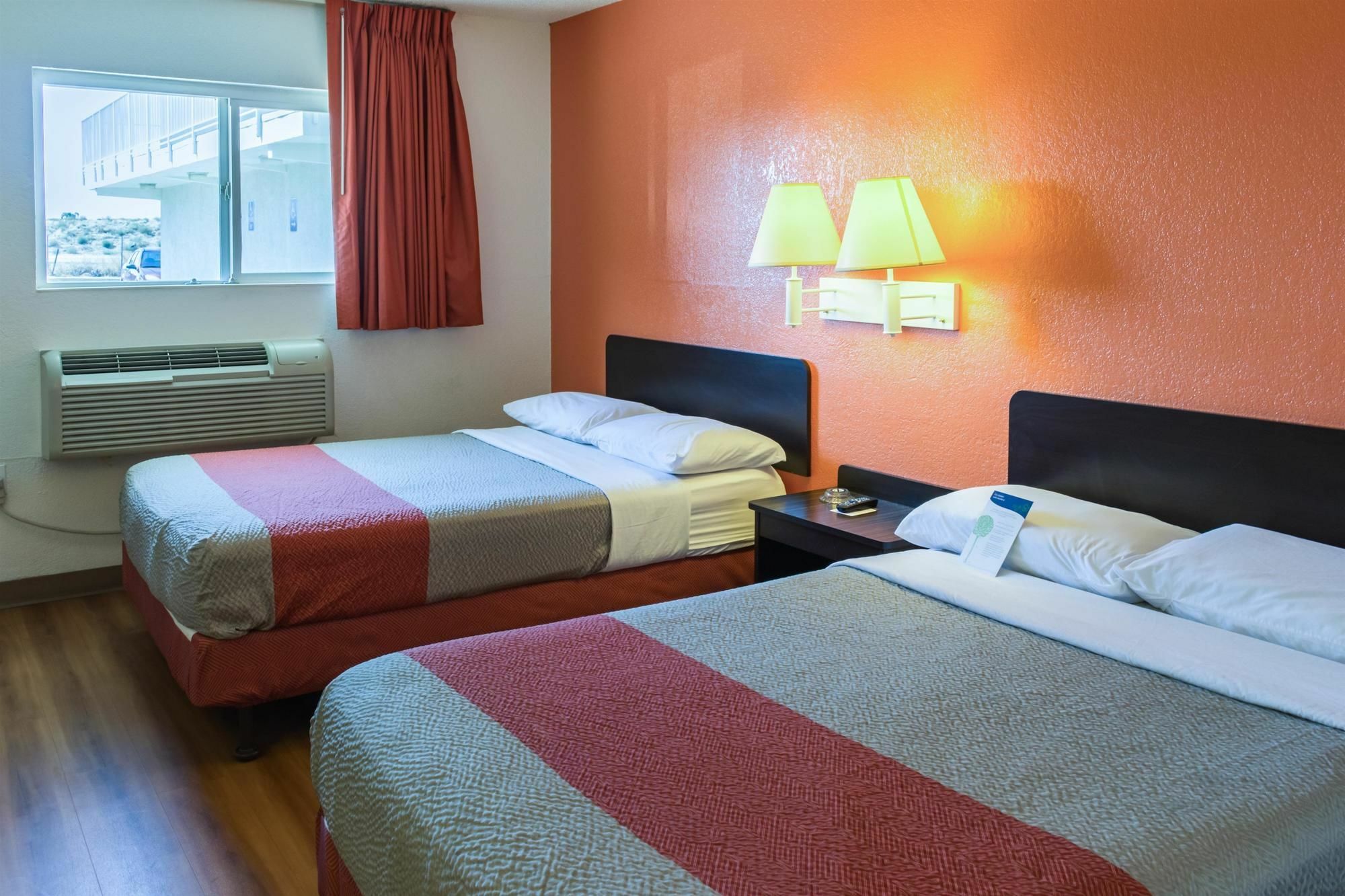 6-bakersfield, Ca - East Hotel 3*